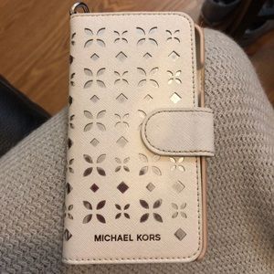 Michael Kors iPhone 6/7/8 wallet case